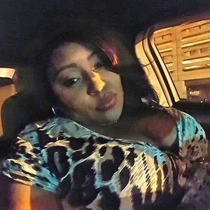 Meet your Posher, Namia